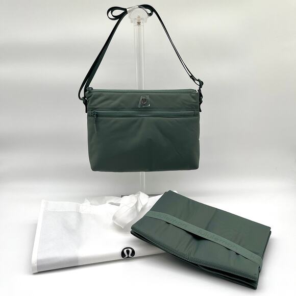 LULULEMON NWOT GIFT SET Green Nylon Crossbody Bag, Diaper Pad, and Shopping Bag - Picture 1 of 10
